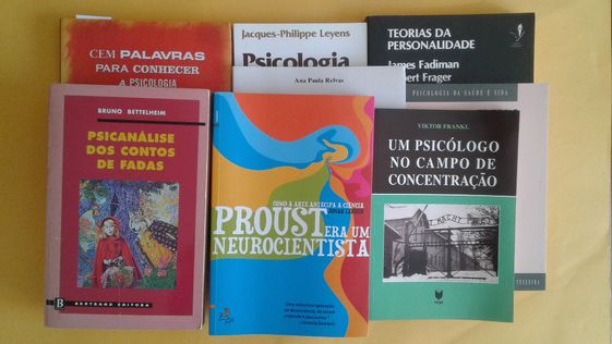Diversos livros na área da PSICOLOGIA