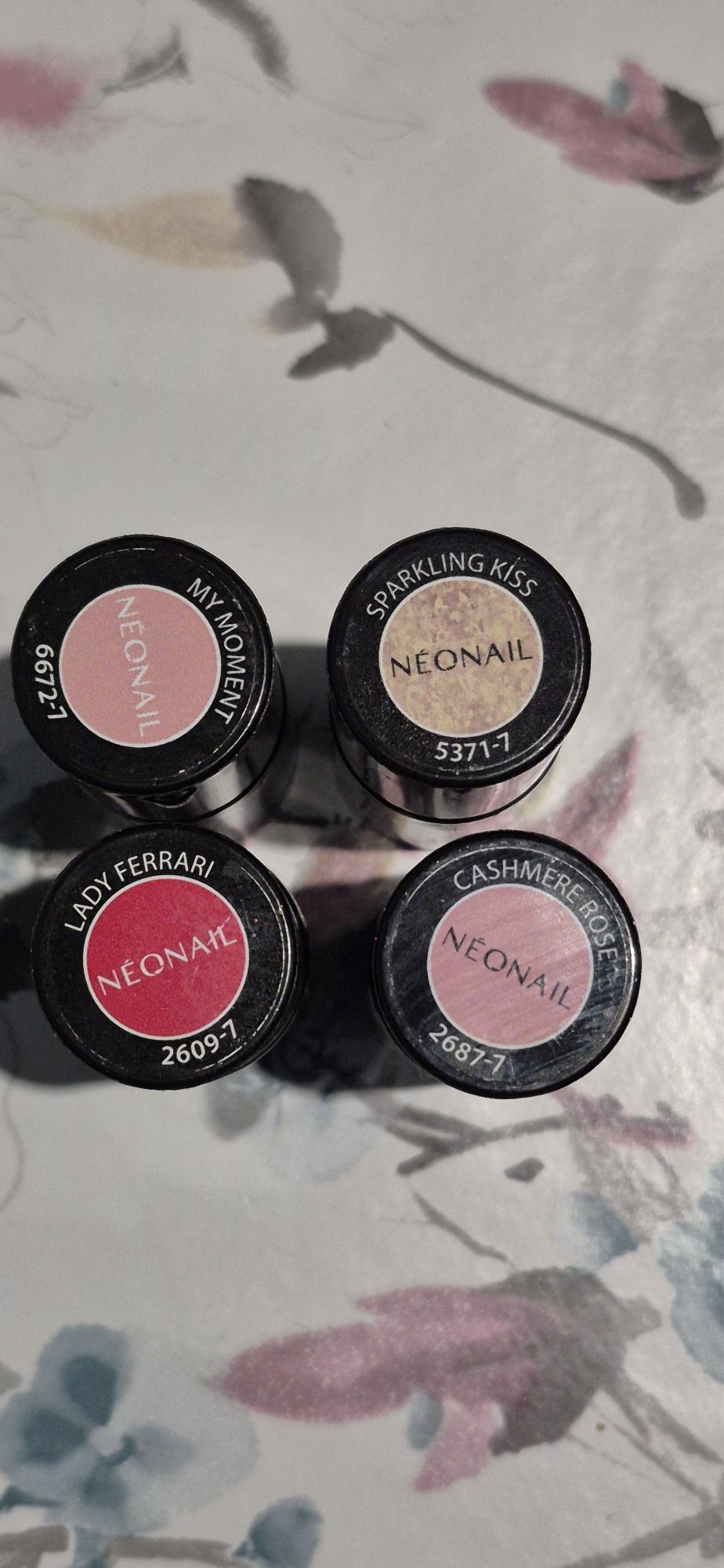 Nowe lakiery neonail