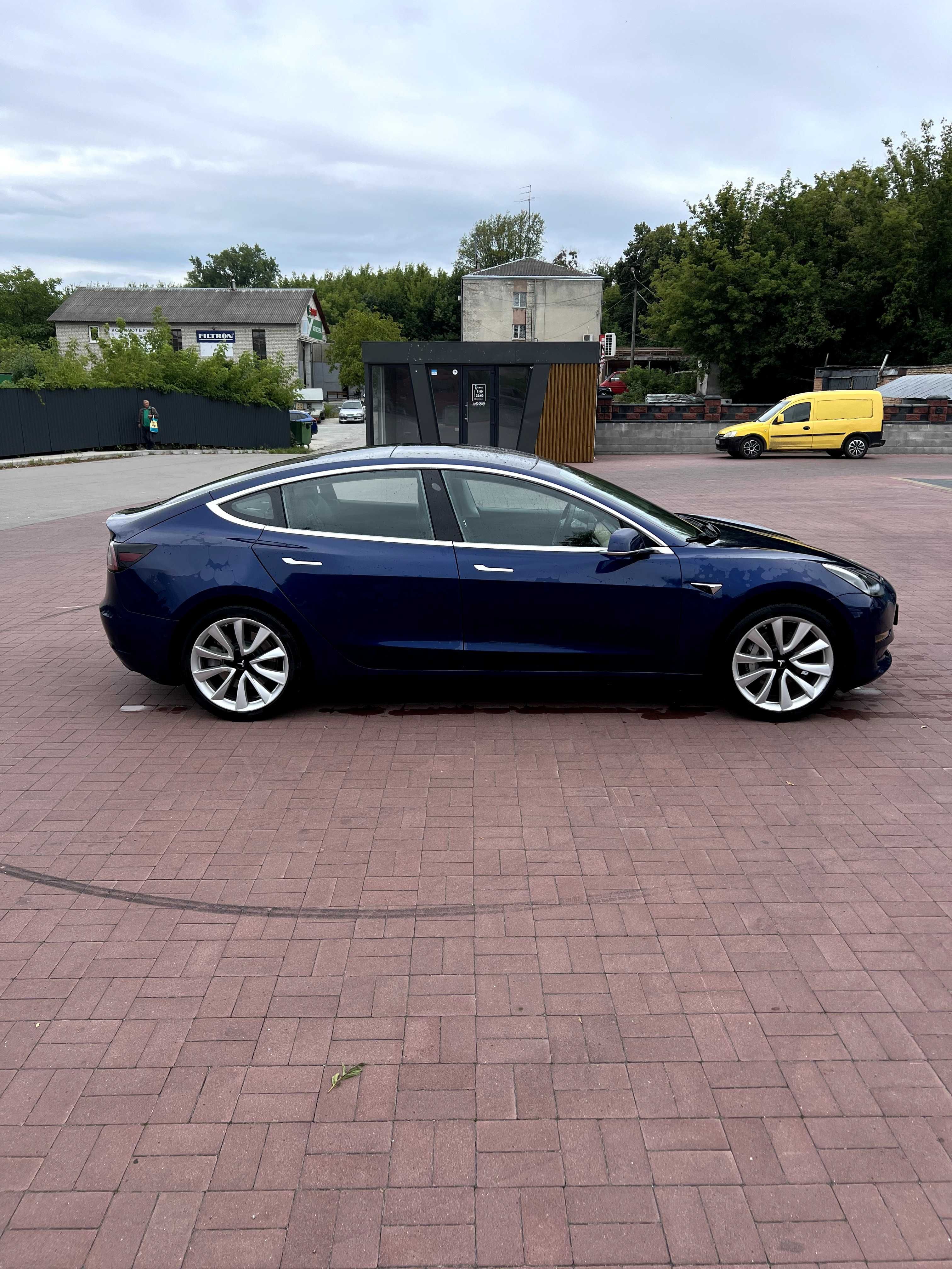 Tesla Model 3 | 500км | Електромобіль | Оренда або робота в таксі