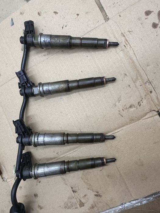 Форсунка Renault Scenic Espace 4 laguna ii 2.0 dci 505056AH8 2409398