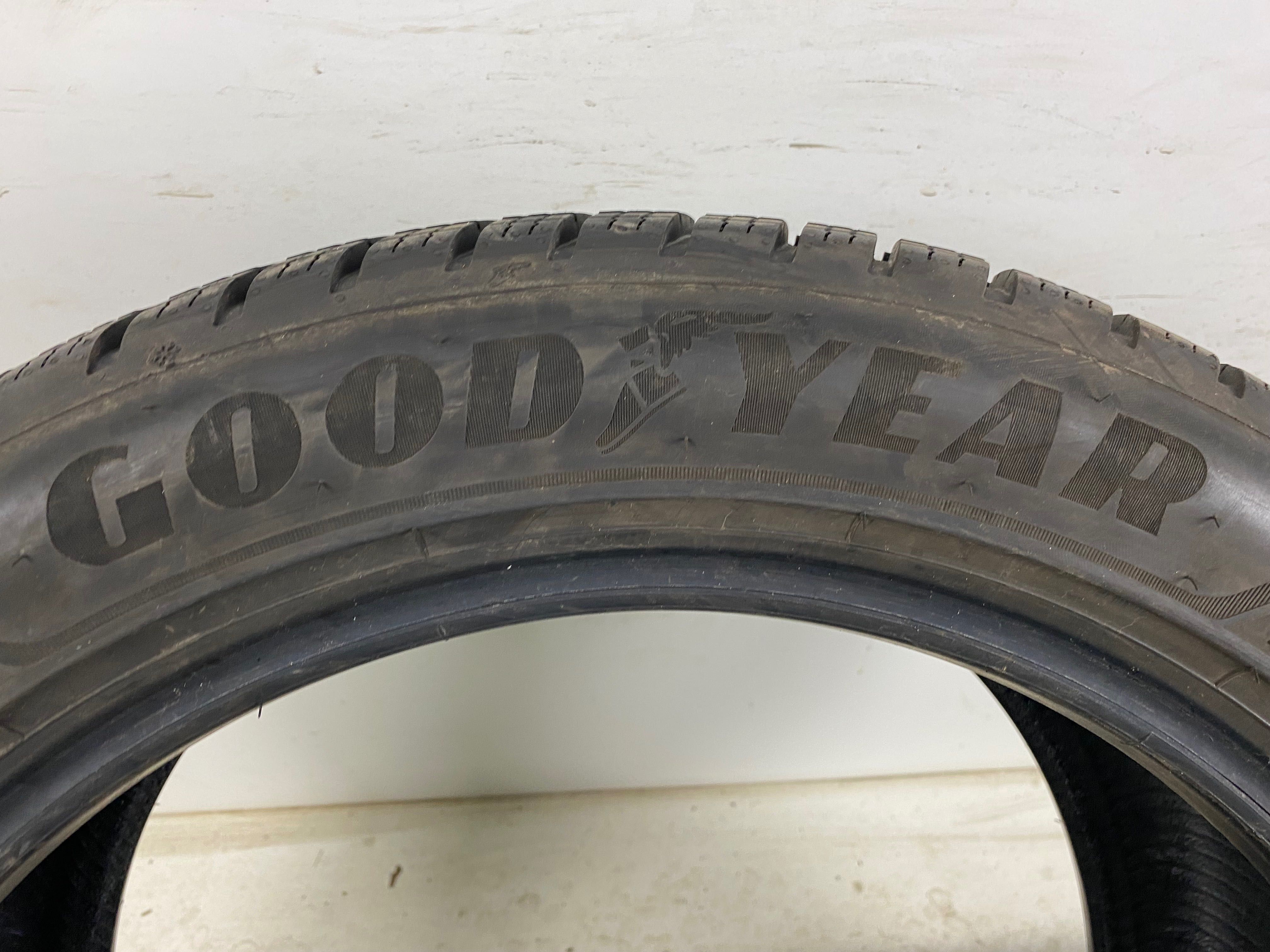 245/45R18 100H Goodyear UltraGrip Performance+ *