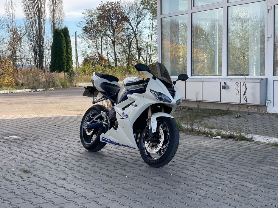 TRIUMPH Daytona 675