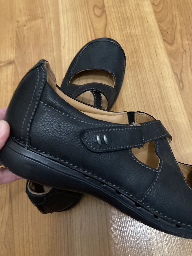 Туфли Clarks женские стелька 26,5 размер 41.Новые.