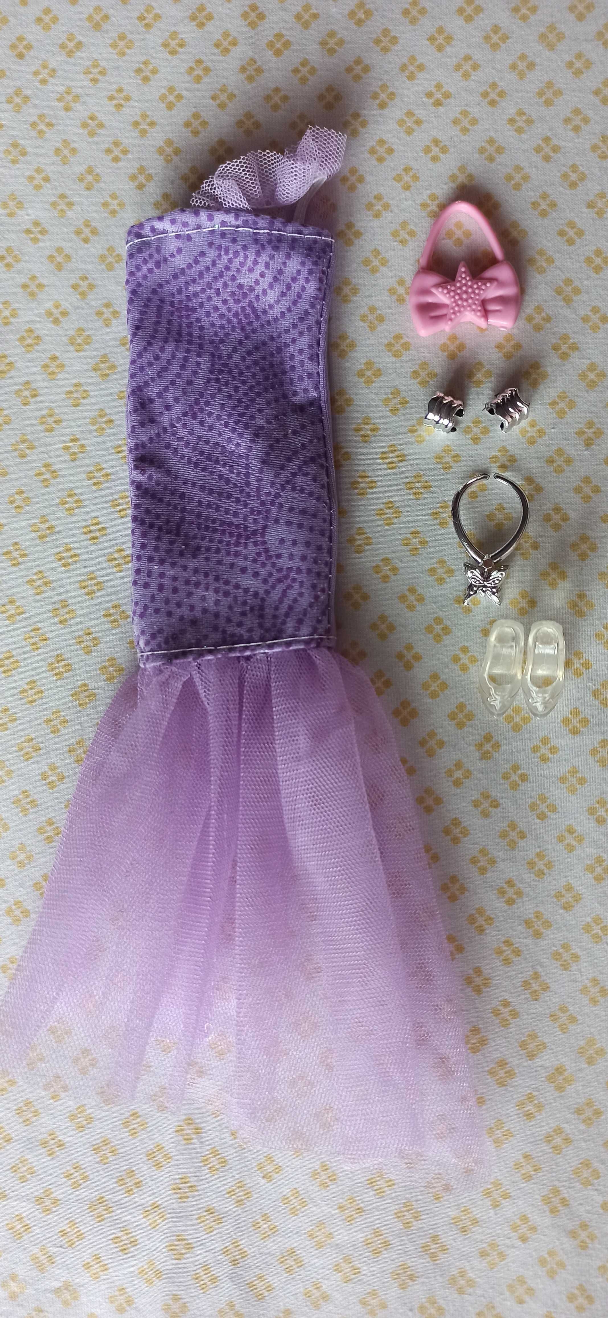 Vestido para a Barbie ou outras bonecas com dimensões semelhantes