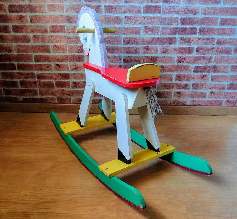 Cavalinho de baloiço vintage infantil