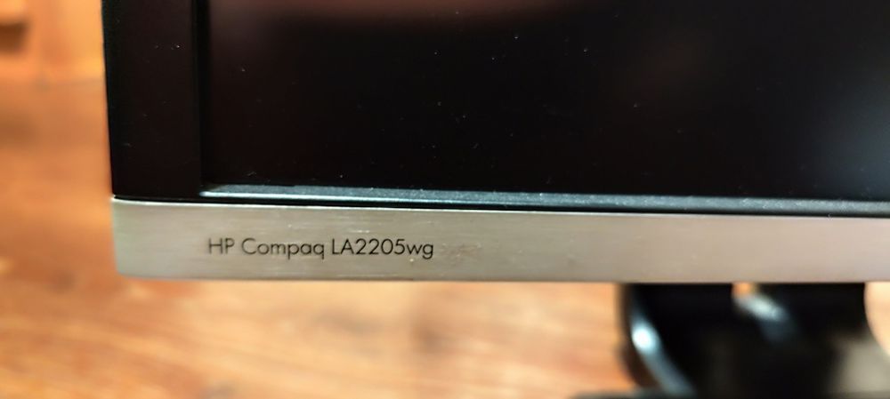 Монитор HP Compaq LA2205wg