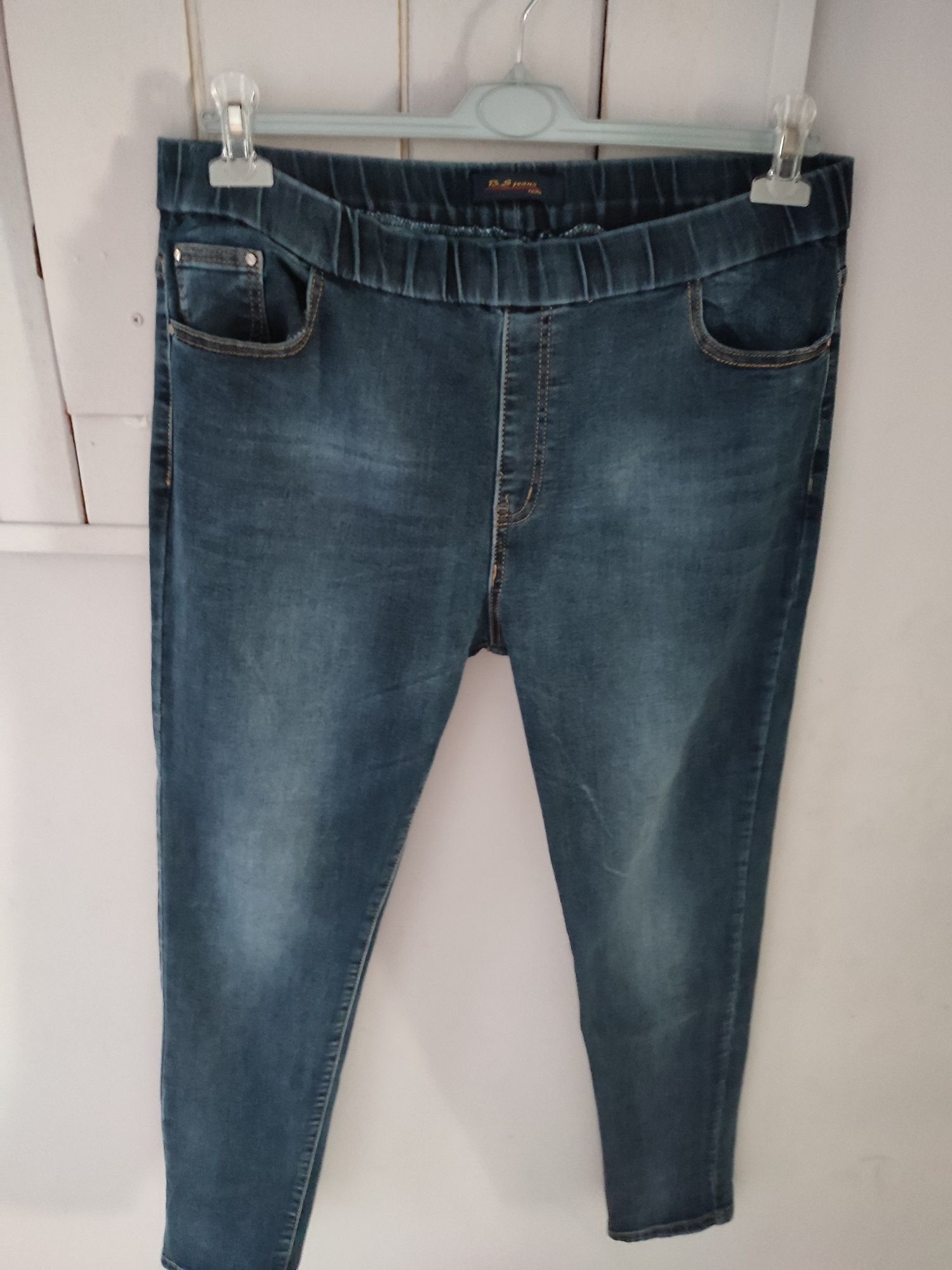 Elastyczne spodnie jeans 48 50