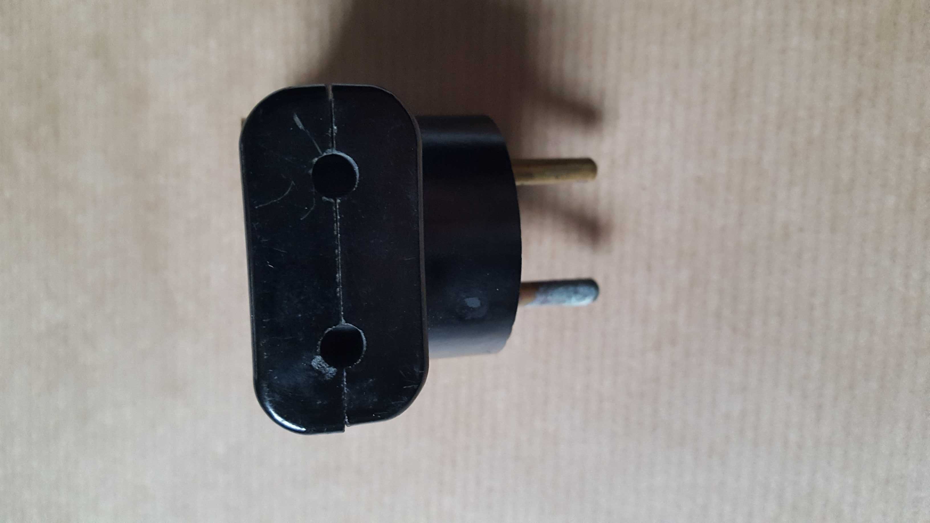 Rozgałęziacz rozgałęźnik adapter 3 wtyczki gniazda czarny ebonit prl