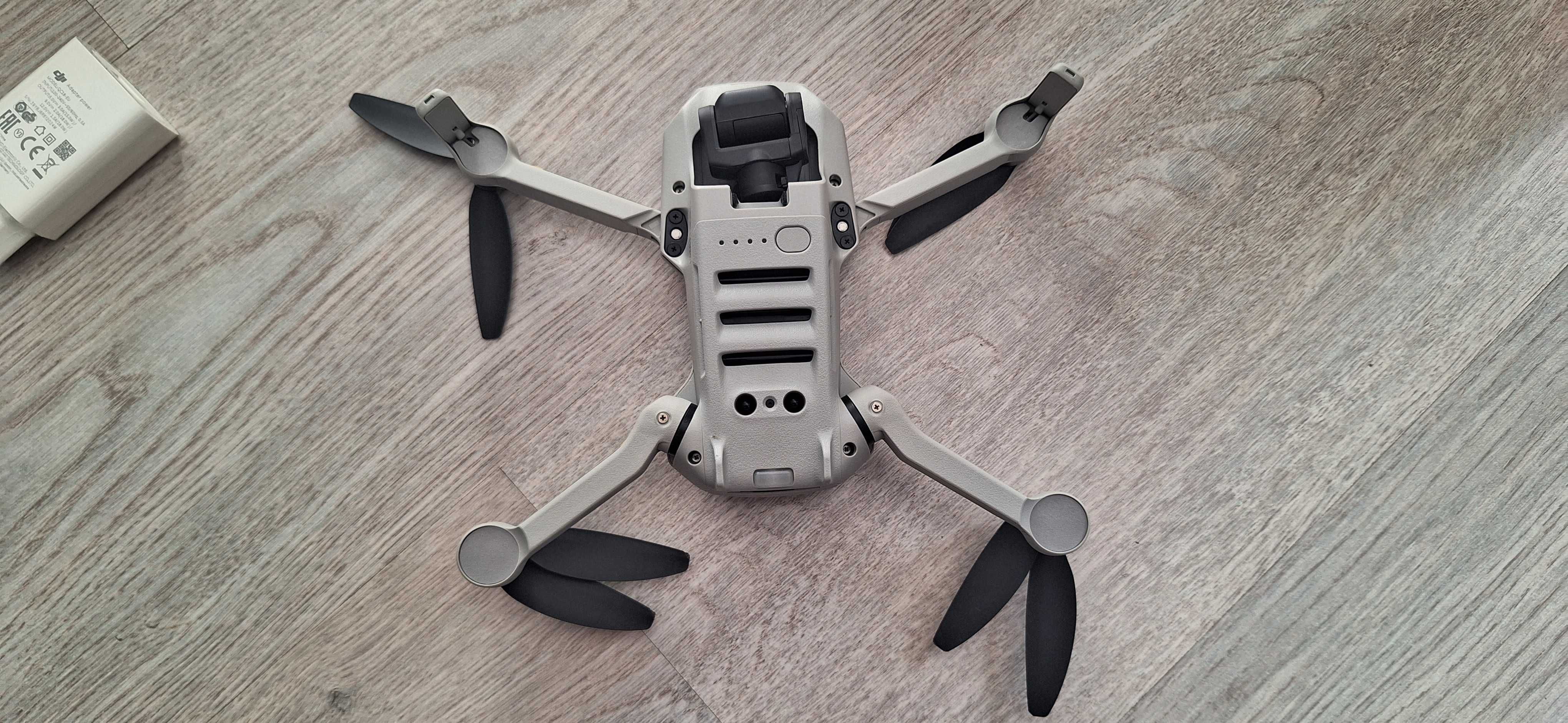 Drone Dji Mini 2 Combo Fly More com alguns Extras