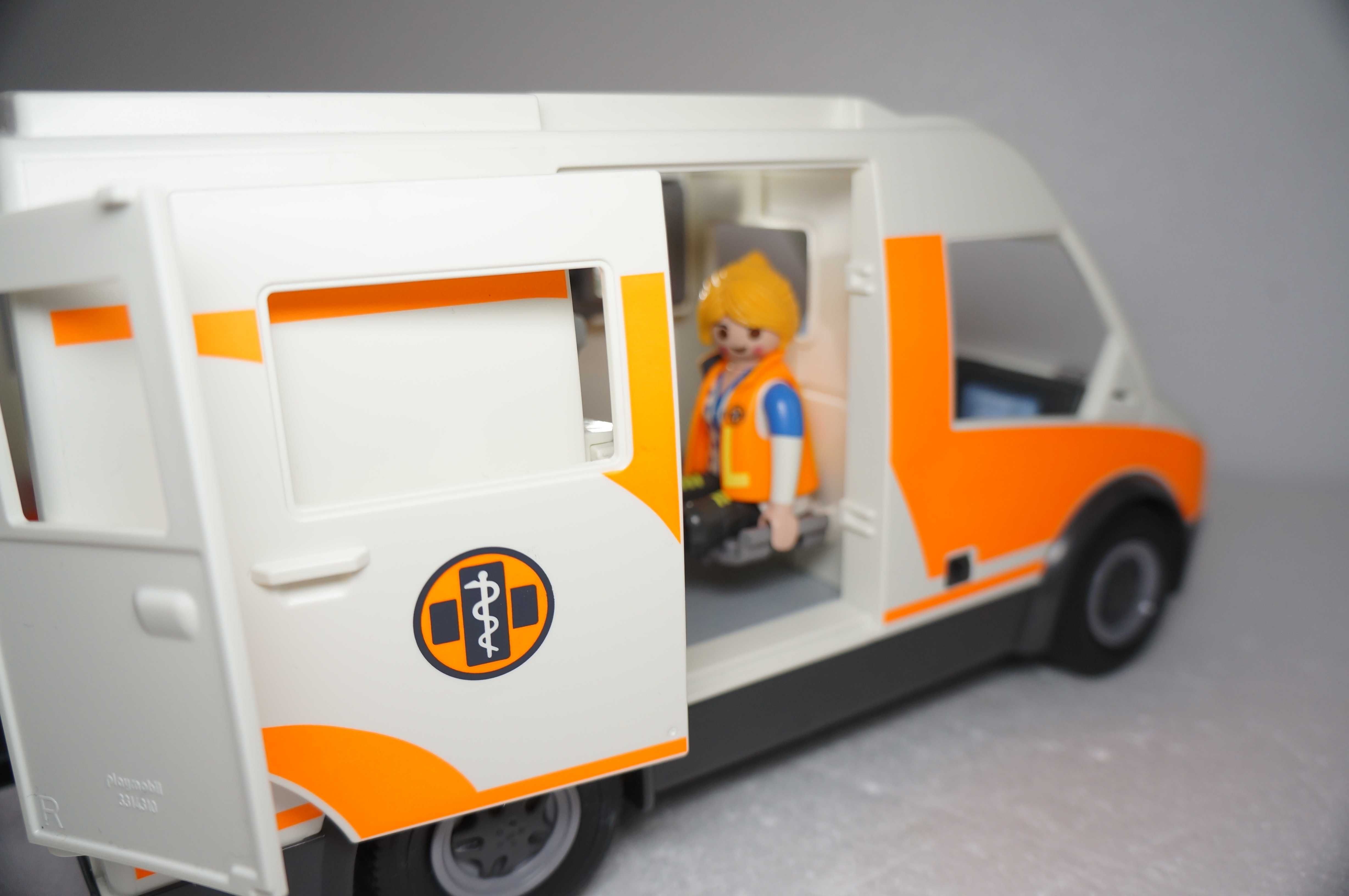 Playmobile 773 Karetka ambulans nowy model światło i dźwięk  Playmobil