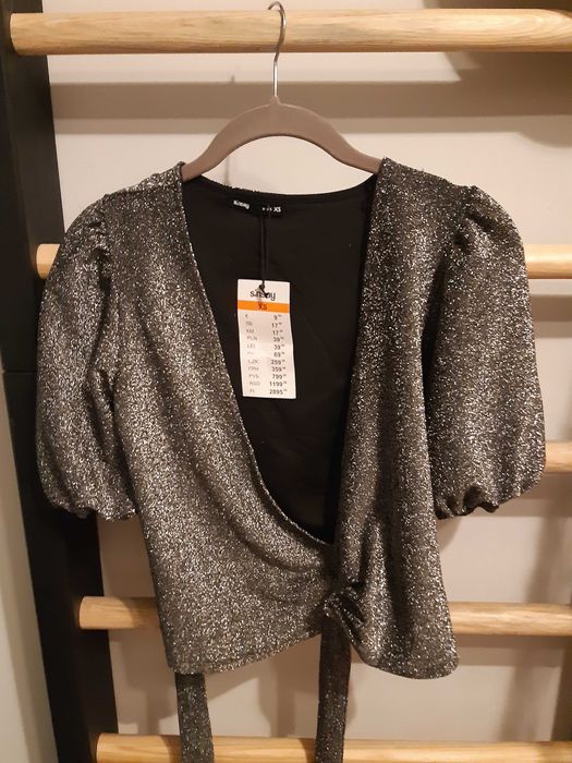 Bluzka ze srebrną nitką