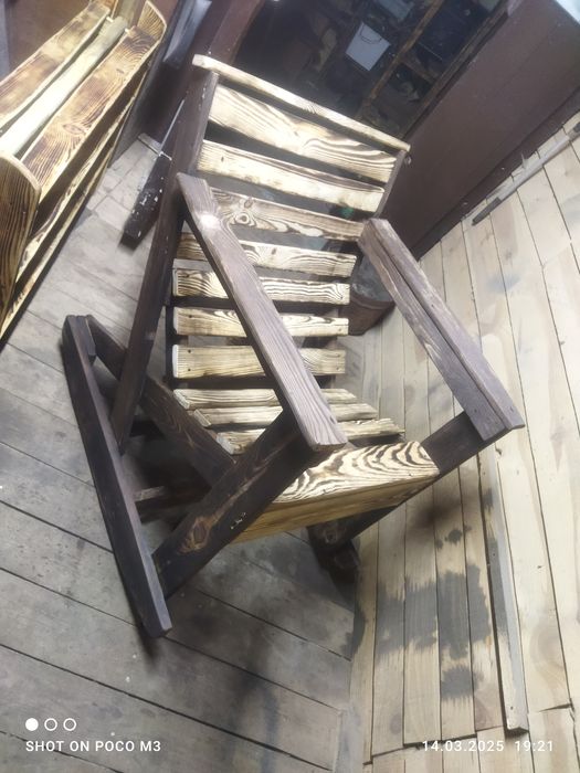 Продам кресло - качалку деревьяную