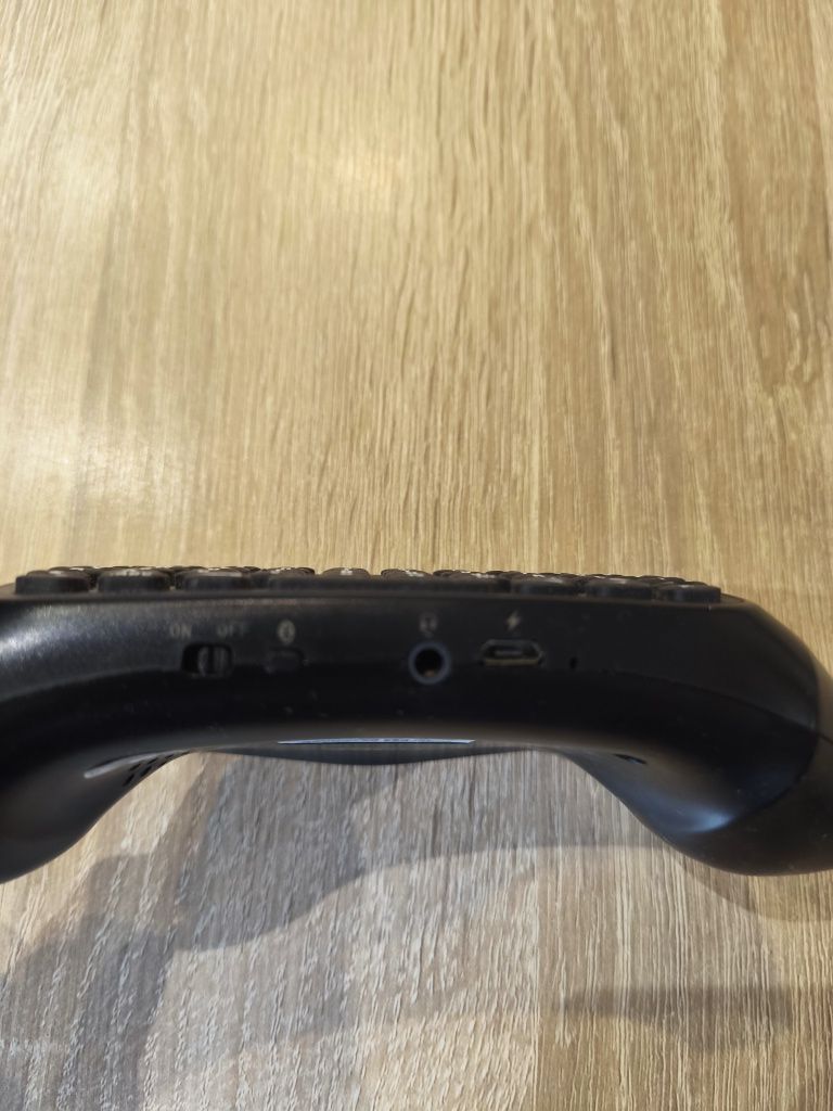 Klawiatura bezprzewodowa dla PlayStation4 firmy DOBE
