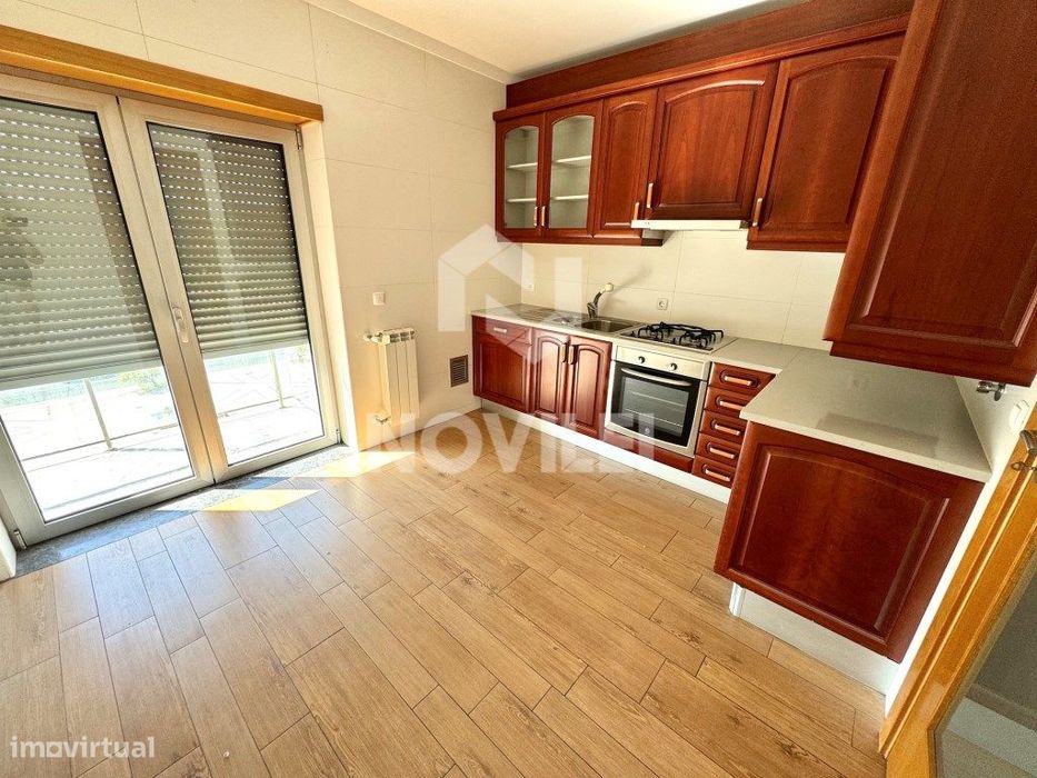 Apartamento T1 localizado na Praça Nova, Nova Leiria,