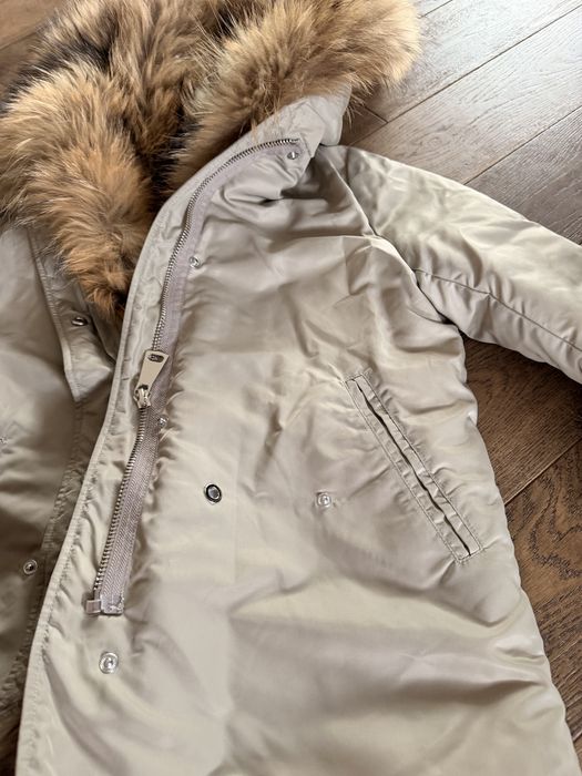 Stylowa kurtka zimowa z futrem Stan idealny