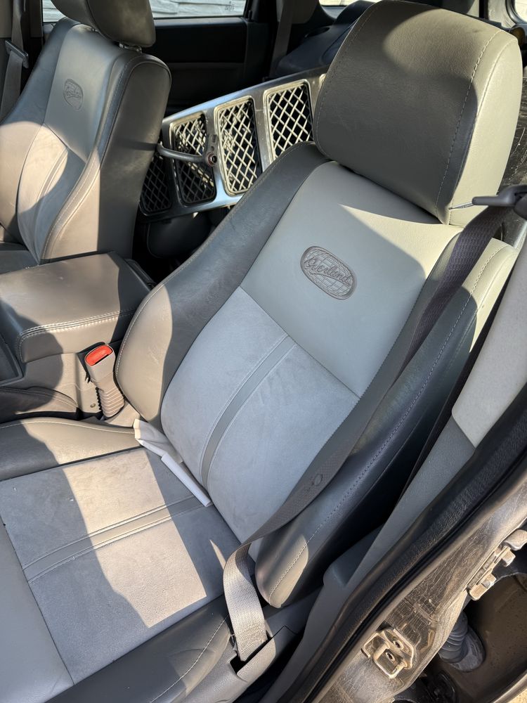 Blotnik maska zderzak skrzynia fotele Jeep Cherokee WK 07r.