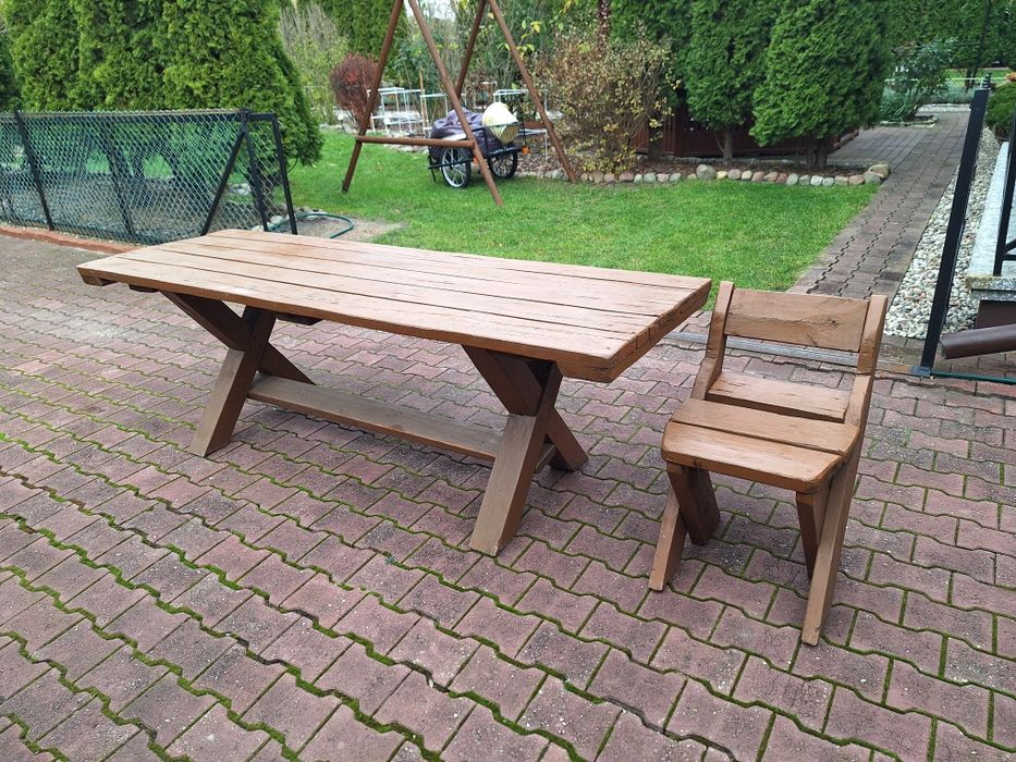 Stół ogrodowy i krzesło