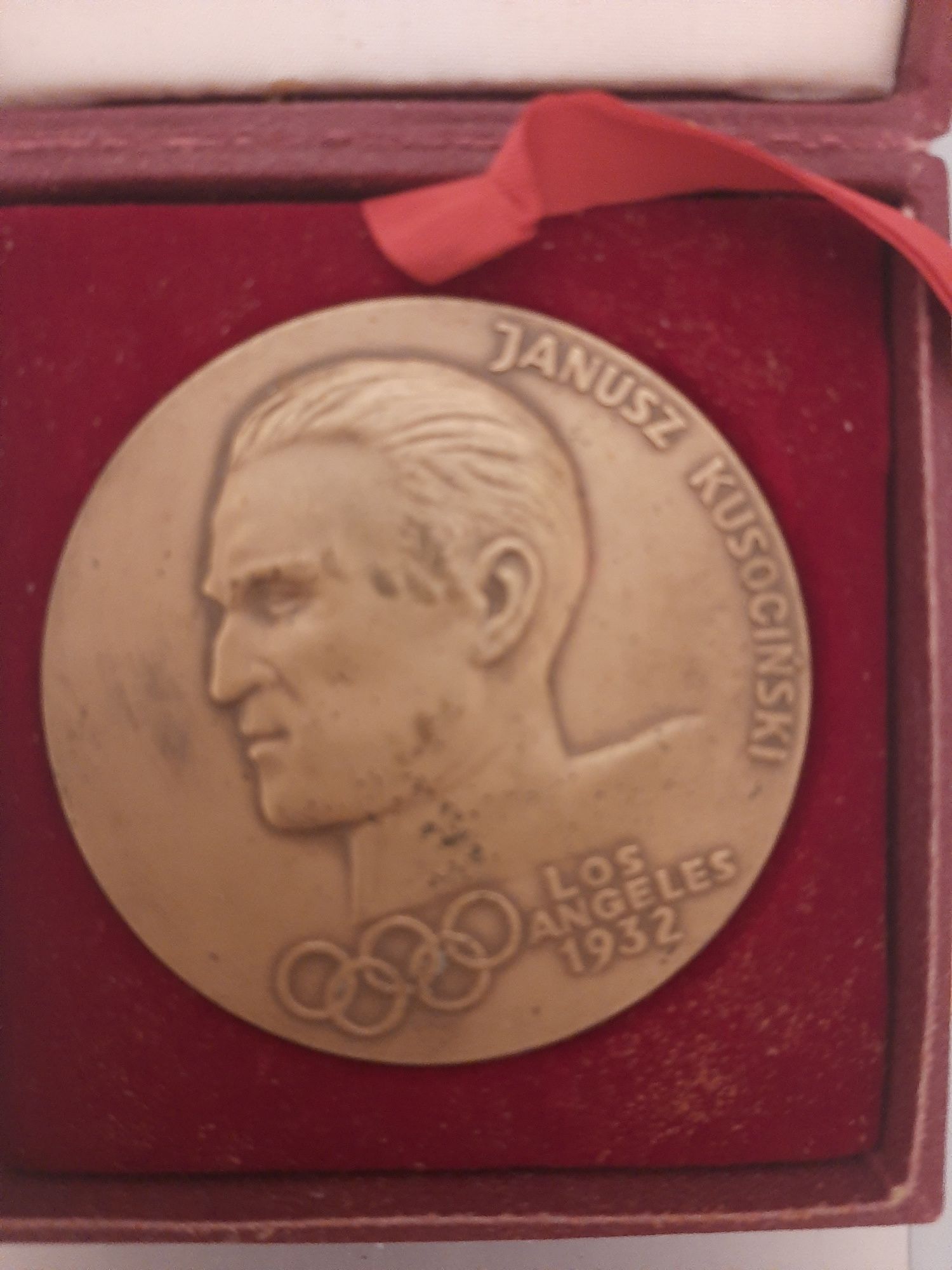 Medal pamiątkowy z Kusocińskim