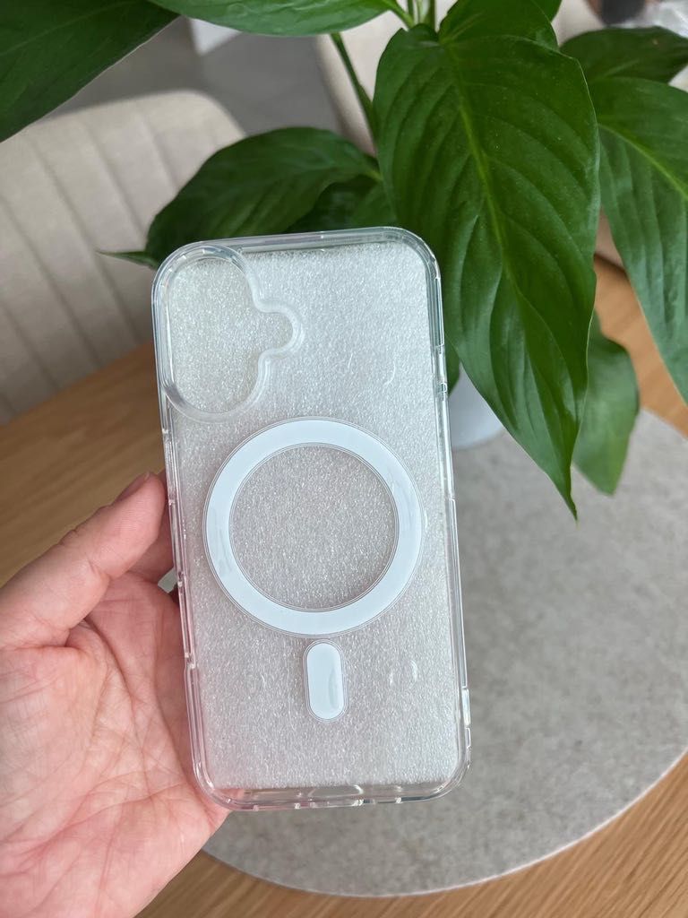 Etui iphone 16 czarne różowe transparentne