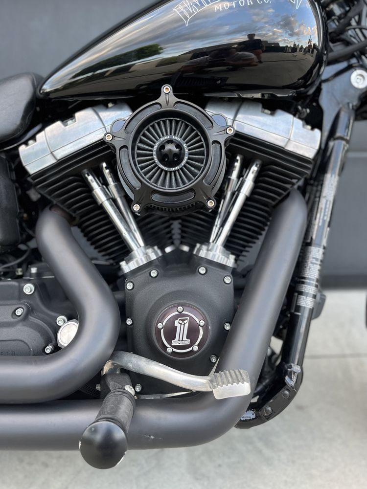 Harley Davidson Dyna Street Bob