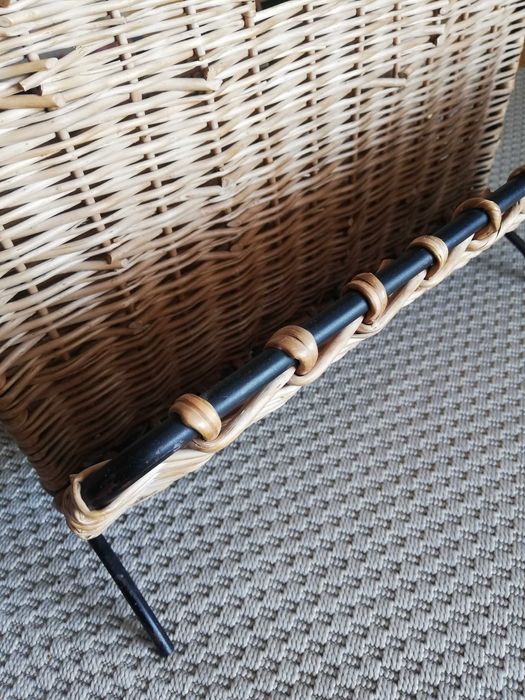 Porta Revistas em ferro e palha