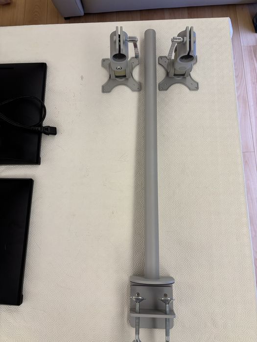 2 monitores Asus Modelo VP239H