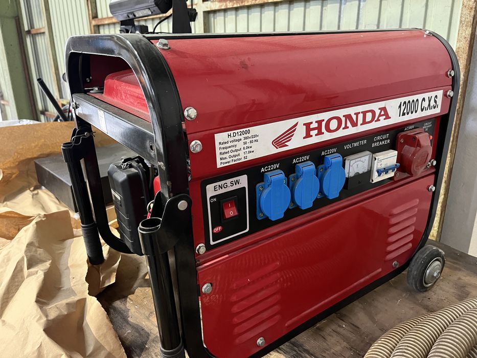 Gerador trigasico e monofasico Honda de 6kW usado