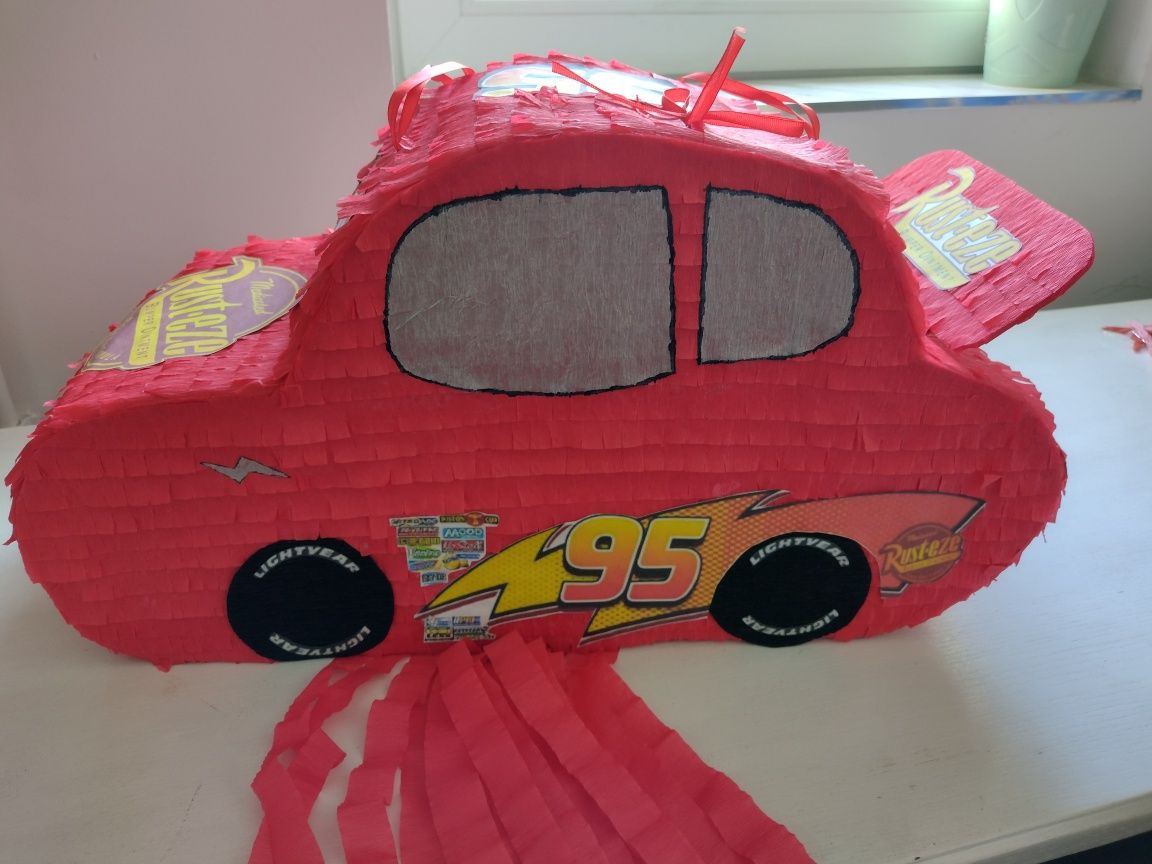 Piniata urodzinowa zygzak McQueen i balony auta autko