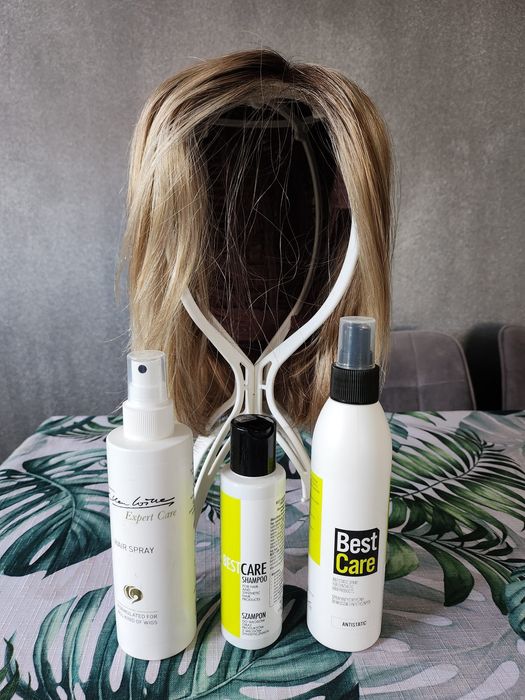 Piękna peruka blond z akcesoriami