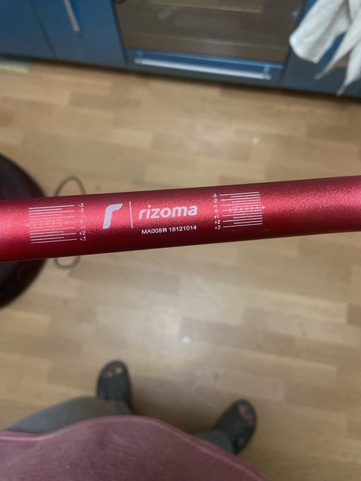Мото руль rizoma ma008r красный с грипсами