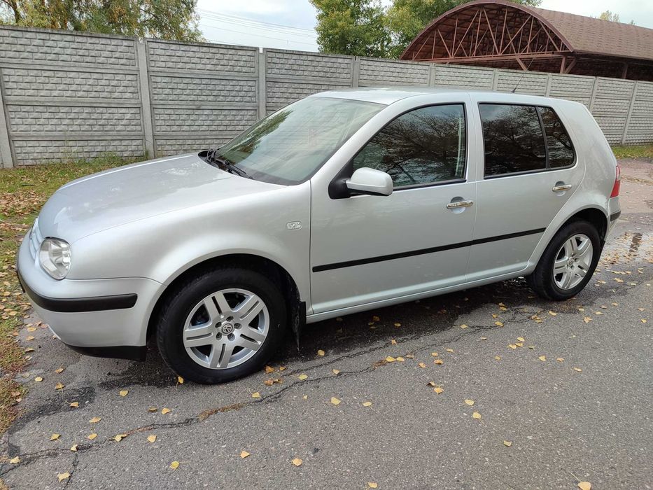 Volkswagen Golf 4 в рідній фарбі/1.6 МПІ/Супер стан