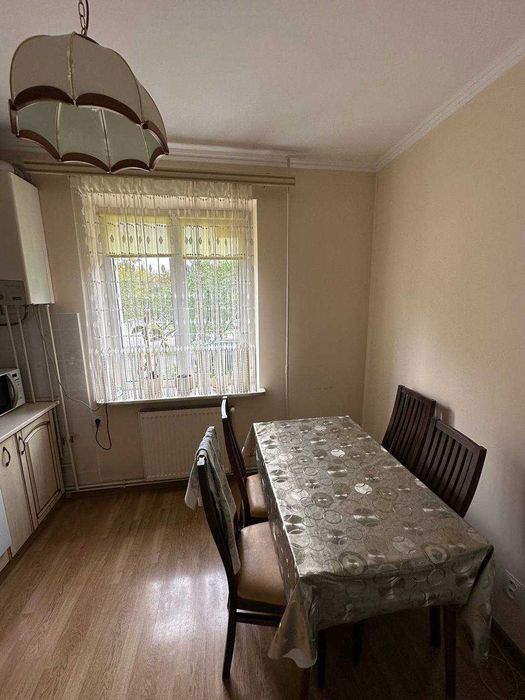 Продається 3-кімнатна квартира по вул. Івана-Павла ІІ, район каскад