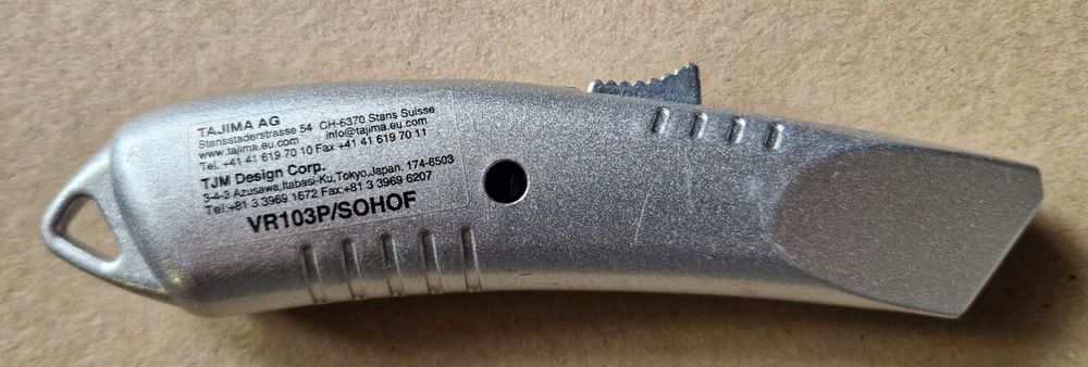 nóż metalowy automatyczny z chowanym ostrzem - Tajima