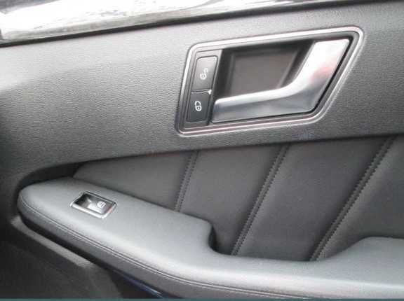 Мерседес универсал Е220