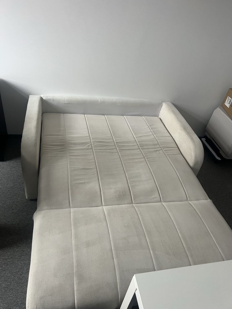 Rozkładana sofa 2 osobowa