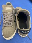 Tenis Adidas tamanho 42