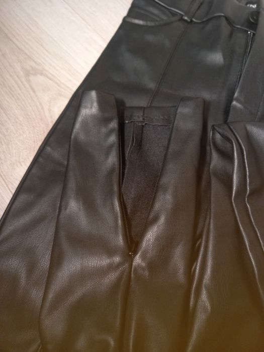 Легінси із штучної шкіри   від ZARA