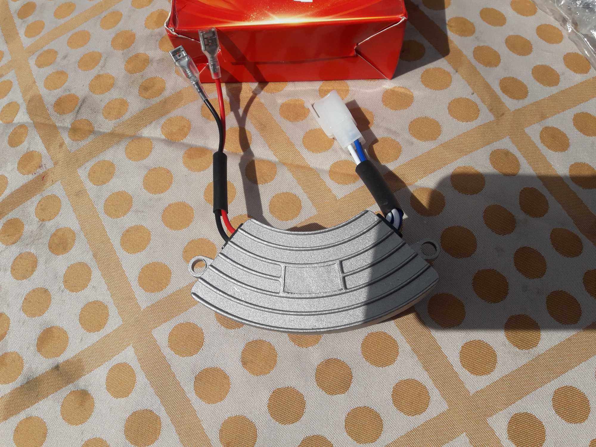 Stabilizator Napięcia AVR Do Agregatu czterosuwowego