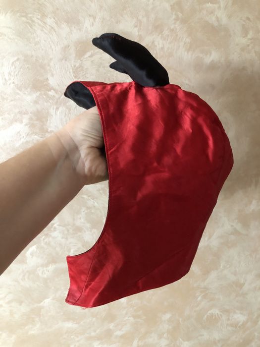 Маска дитяча чорта черта червоного кольору у вигляді капюшона