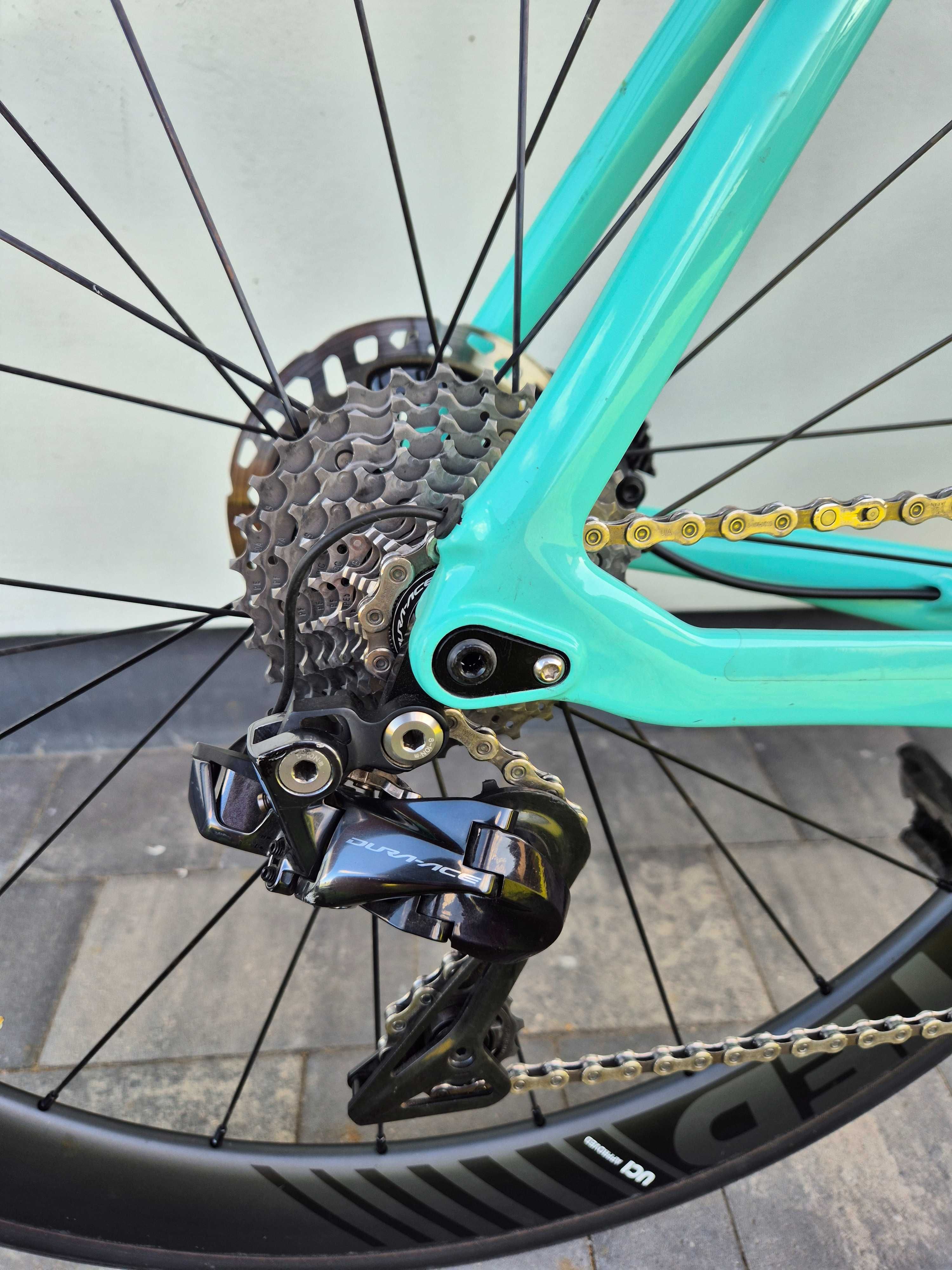 Rower szosowy Bianchi Oltre XR4 Disc DI2 Dura Ace