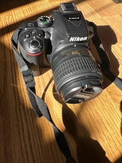 Nikon D5300 lente 18-55mm + lente 50mm 1:1.8G + cartão memoria 64 Gb