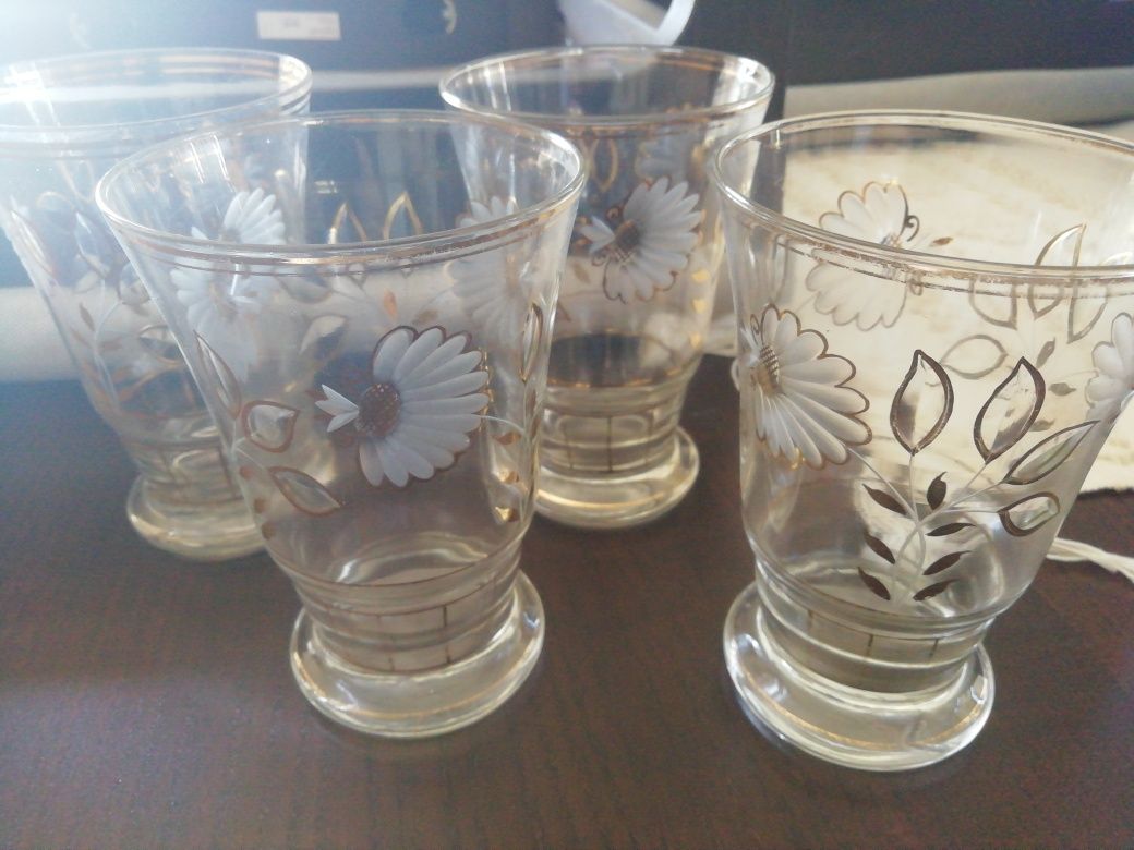 4 copos de agua vintage