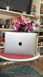 MacBook Pro (13-inch, 2017, two Thunderbolt 3 ports)