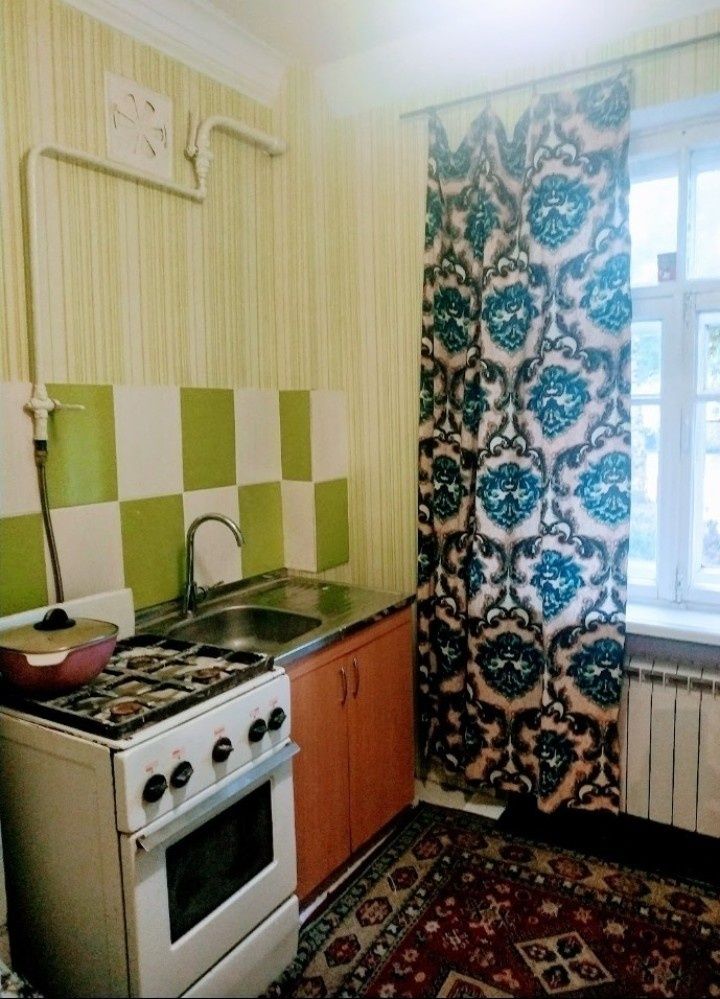 Сдам 2х комнатную Крупногабаритную квартиру около Центра
