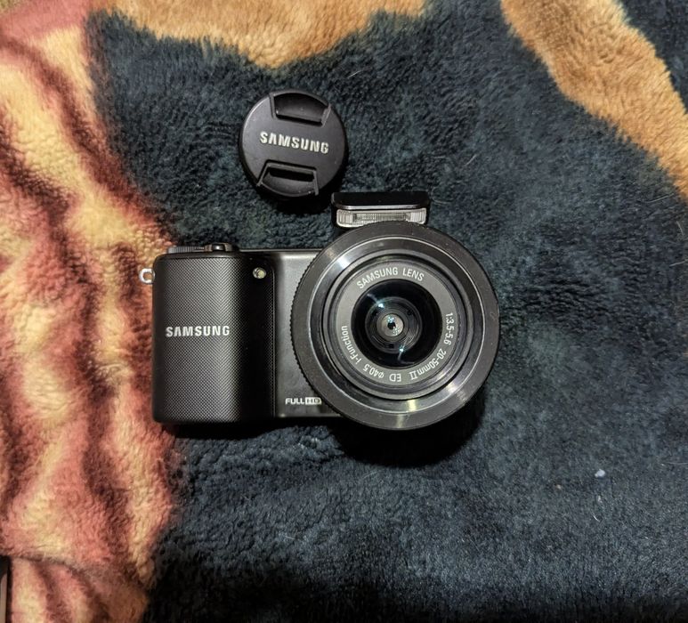 Samsung  nx 2000