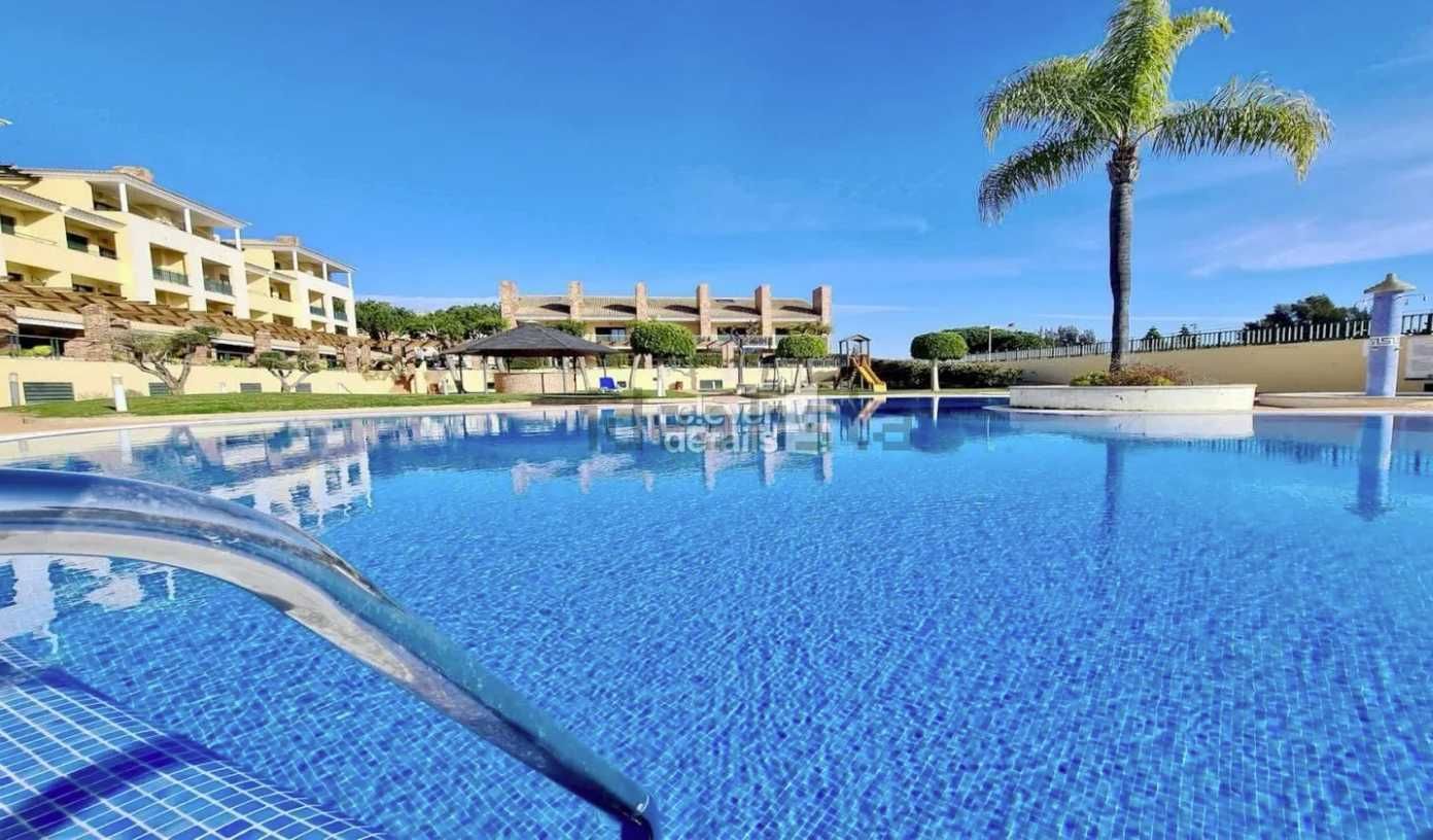 Para Alugar – Apartamento Moderno com Vista para o Golfe