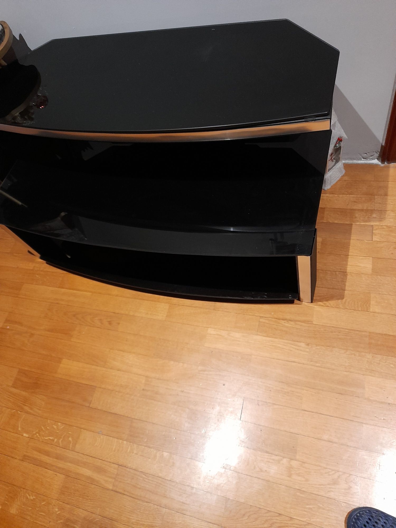 Mesa de televisao com vidro temperado