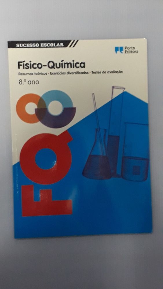 Livros de Inglês, Ciências, Matemática, Francês e Físico-química do 8º