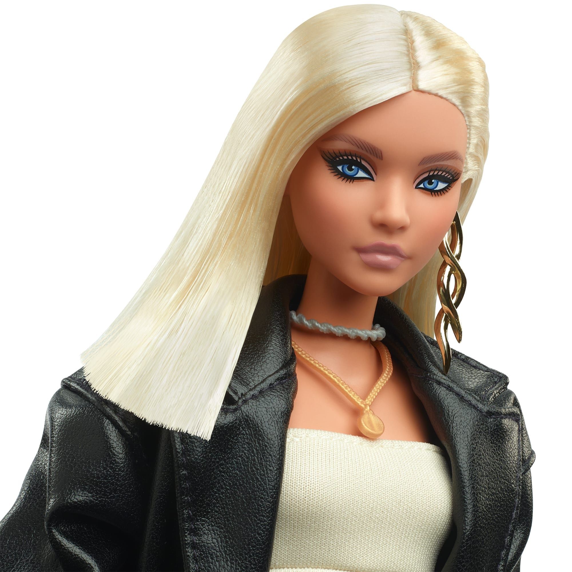 Barbie Styled By Maeve Reilly nrfb
 
Styled By Maeve Reilly Barbie D