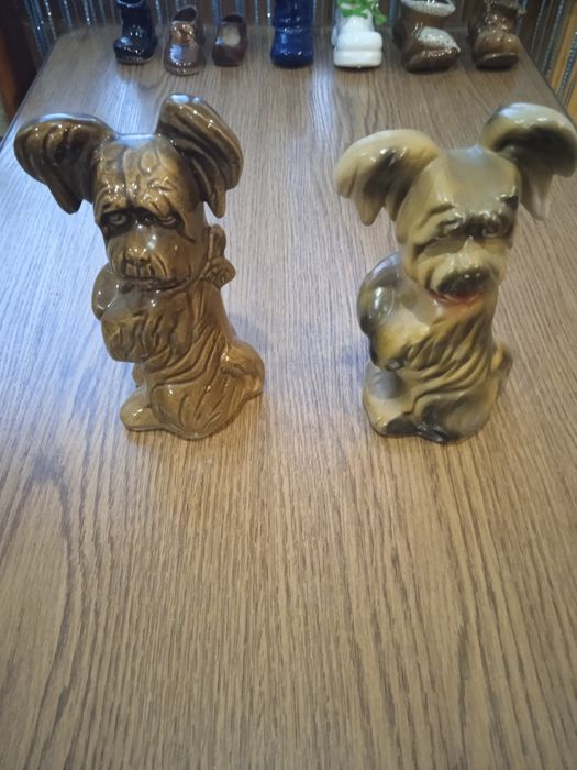 Figurka pies,ceramiczna.